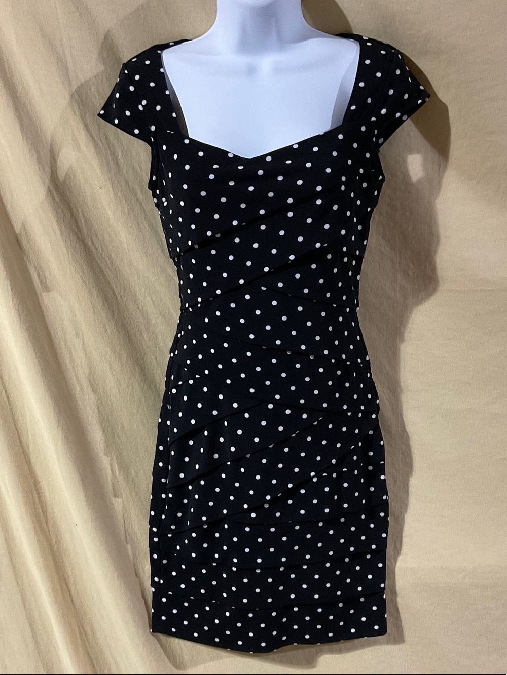 White House Black Market Size 2 Black & White Polka Dot Mini Dress